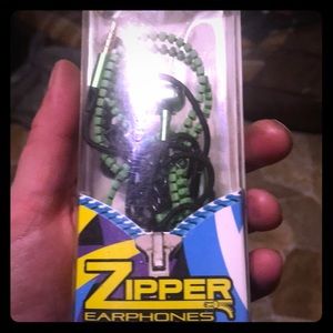 Zipper earphones